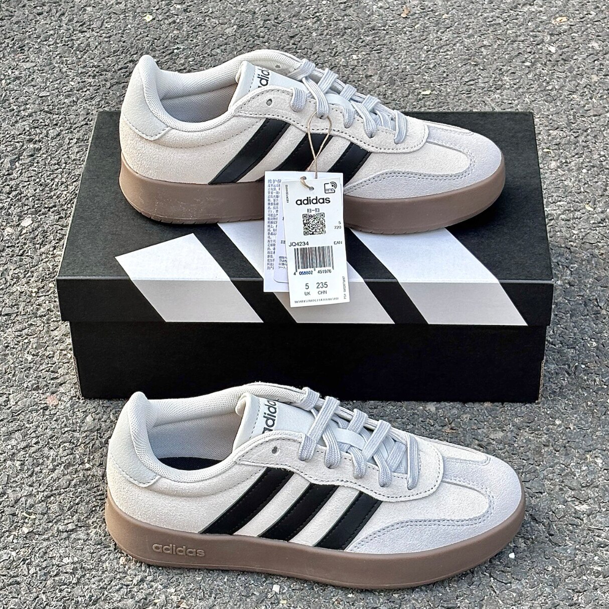 Adidas BARREDA 阿迪达斯男女同款灰色德训T头低帮休闲板鞋JQ4234图片
