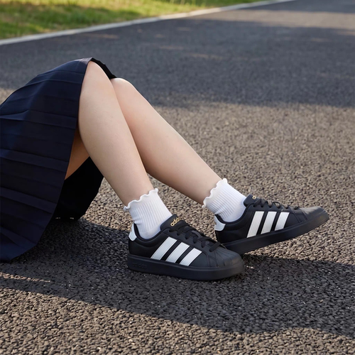 adidas阿迪达斯贝壳头黑色板鞋女子运动休闲透气休闲运动鞋JS5053