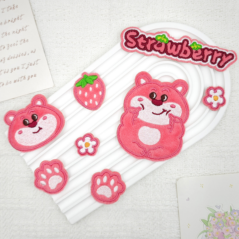 可爱卡通草莓熊儿童羽绒服补丁贴