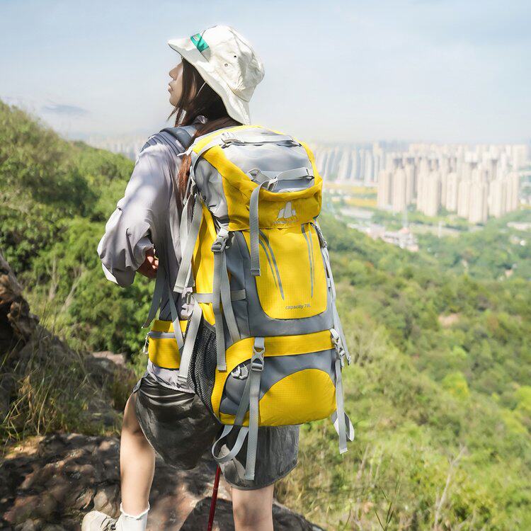 70L大容量户外露营登山包双肩背