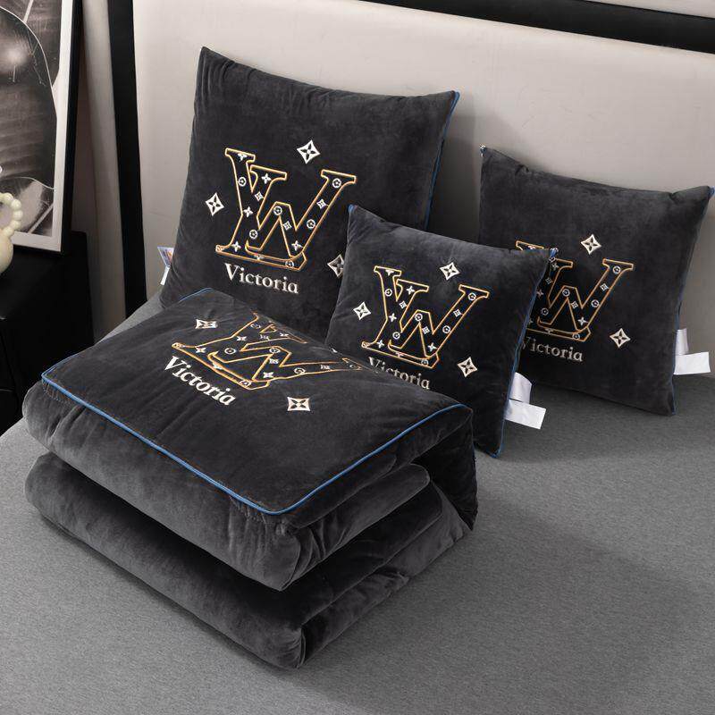 A类婴儿绒抱枕被子两用二合一多功能车载加厚办公室午睡枕头汽车