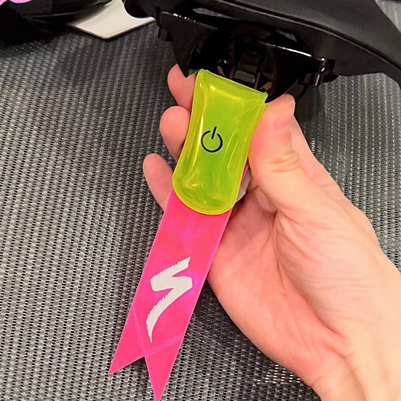 速发自行车尾灯反光夜装灯山地公警车路示信号灯骑行骑备配饰