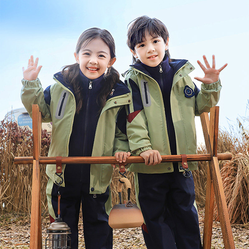 新款可拆卸中小学生幼儿园冲锋衣班服校服园服套装秋冬运动防风雨
