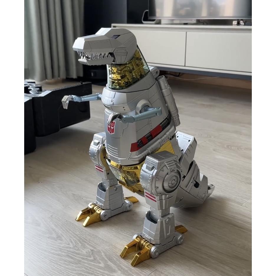 坦克变形玩具模型放大版恐龙钢索威震手办机器人金刚儿童男孩礼物