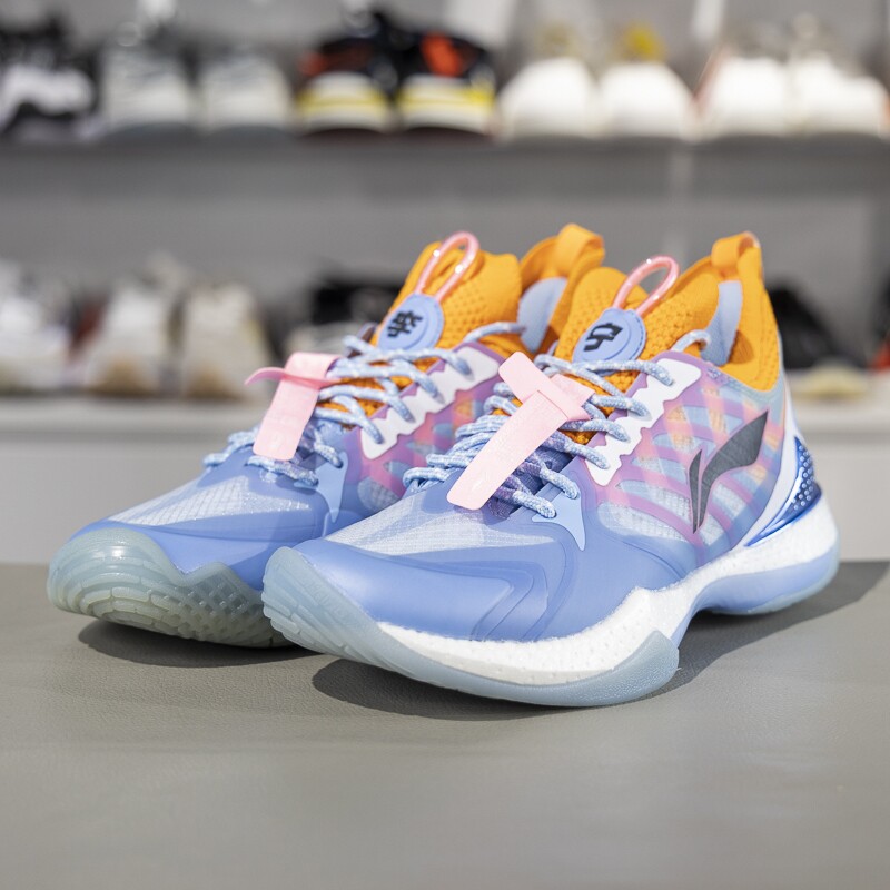 李宁正品战戟 2女子减震透气轻便耐磨专业比赛羽毛球鞋AYAQ014-2