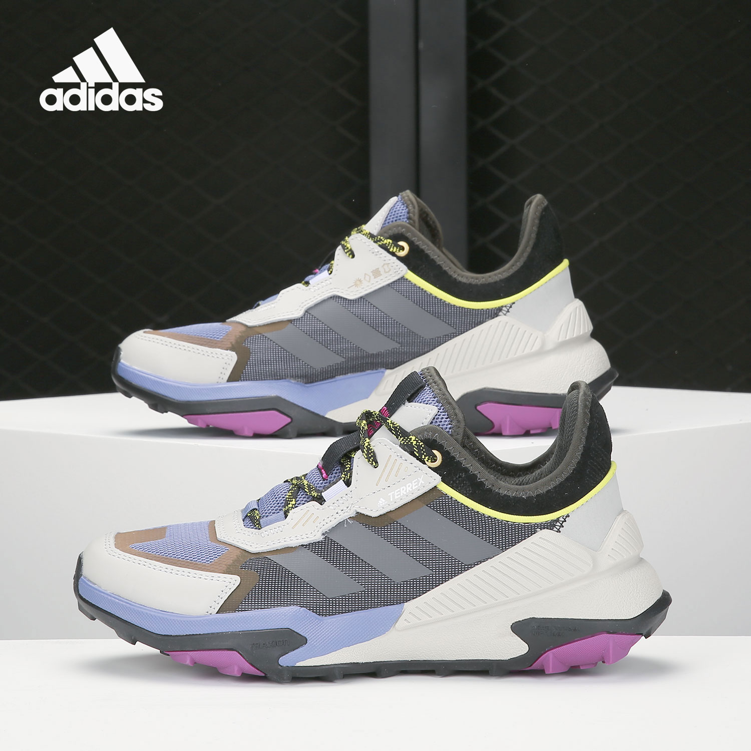 Adidas/阿迪达斯正品当季新款男子休闲徒步舒适耐磨运动鞋 FY9707