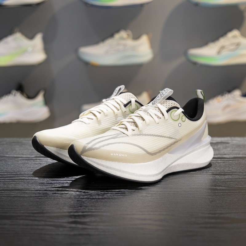 李宁正品赤兔8 PRO男子反光䨻丝轻质透气耐磨运动跑步鞋ARPV015-6