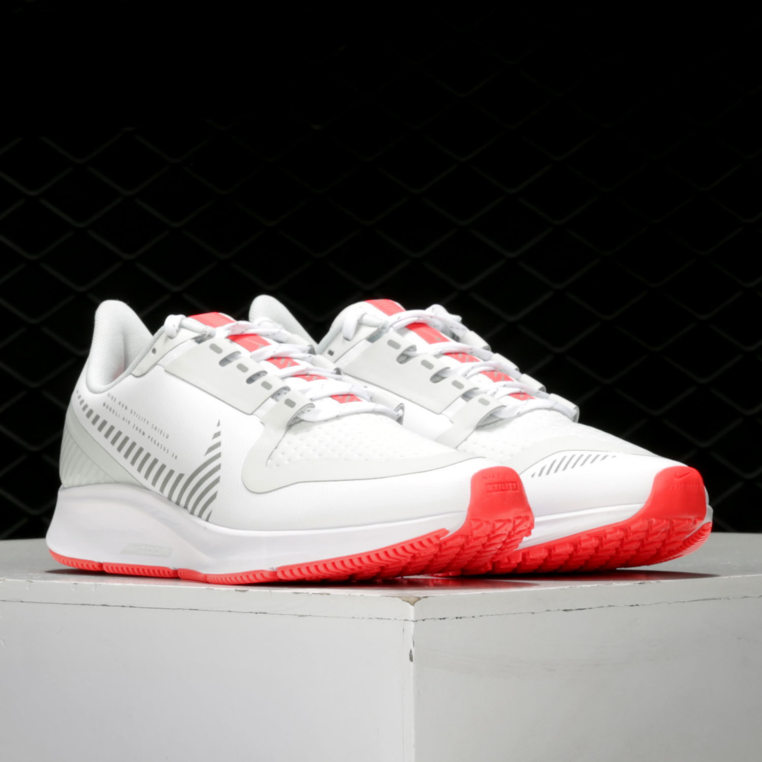 Nike/耐克正品AIR ZOOM PEGASUS 36 SHIELD女子休闲跑步鞋 AQ8006