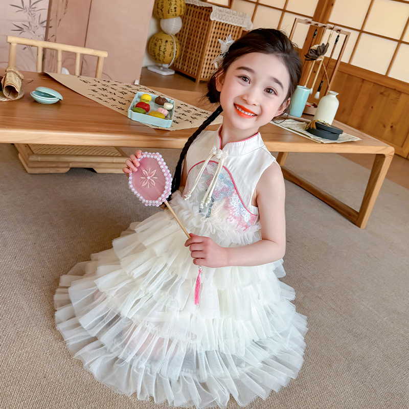 女童连衣裙白色女孩时尚2025新品女生甜美简约公主裙夏季舒适舒服