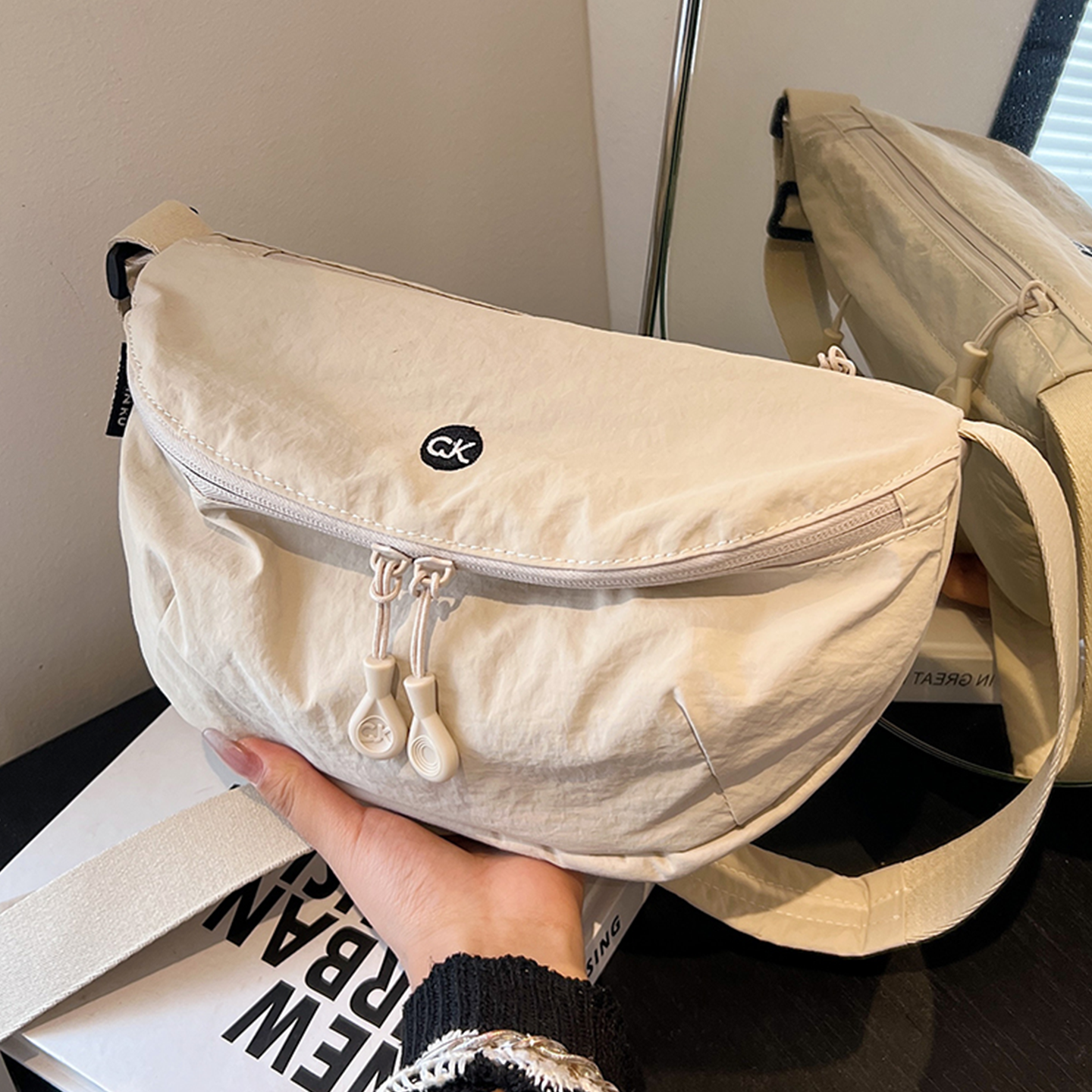 斜挎包女迷你胸包便携饺子包男上班通勤包2025新款小众百搭单肩包,箱包皮具/热销女包/男包,胸包,淘宝优惠券,粉丝福利购,淘宝优惠卷