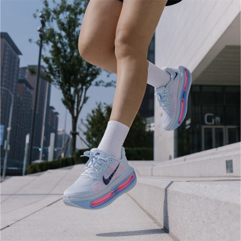 NIKE耐克女鞋WVOMERO PREMIUM运动训练健身休闲跑步鞋HM5973-400