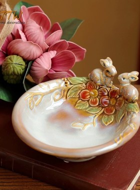 田园两只小兔花朵纹陶瓷收纳装饰盘子肥皂托瓜子碟家居装饰品摆件