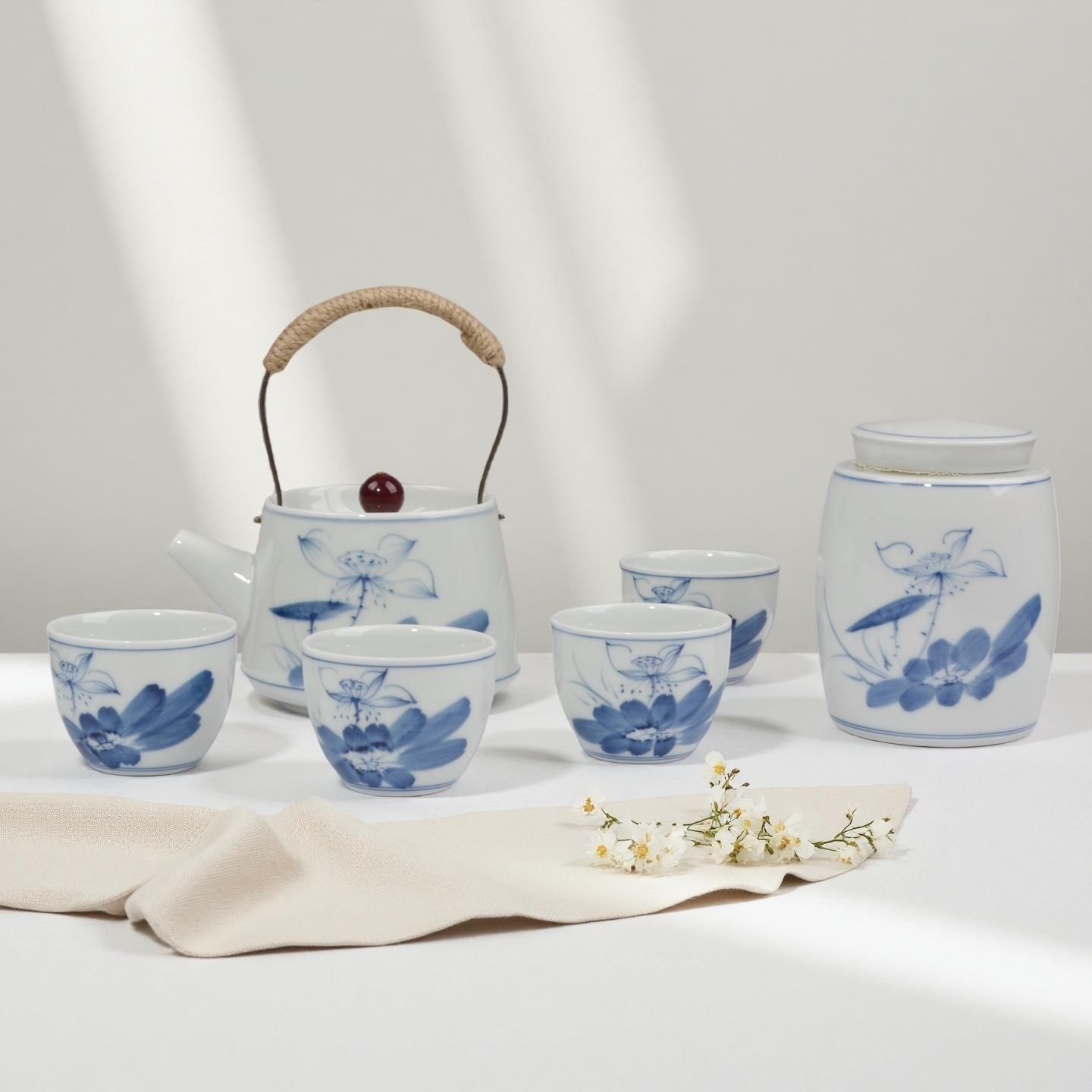 手绘荷花功夫茶具套组2025新款家用茶杯陶瓷泡茶壶提梁壶泡茶专用