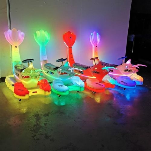 龙虾车新款广场游乐设备双人亲子通体发光儿童电动电瓶车摆摊设备