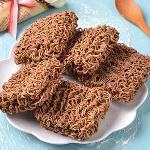 巧克力干脆面干吃面整箱80后童年怀旧休闲零食点心面方便面掌心脆