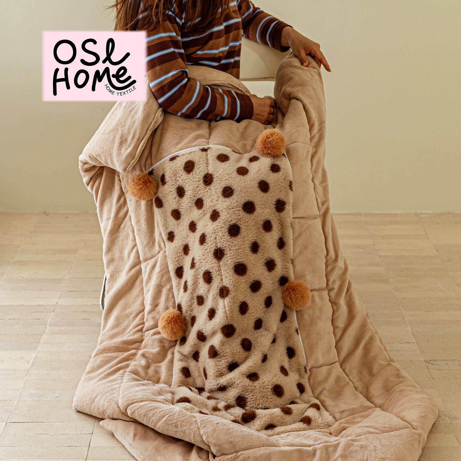 冬季加厚牛奶绒波点抱枕被子办公室午睡毯子枕头被车载靠枕二合一,居家布艺,抱枕被,淘宝优惠券,粉丝福利购,淘宝优惠卷