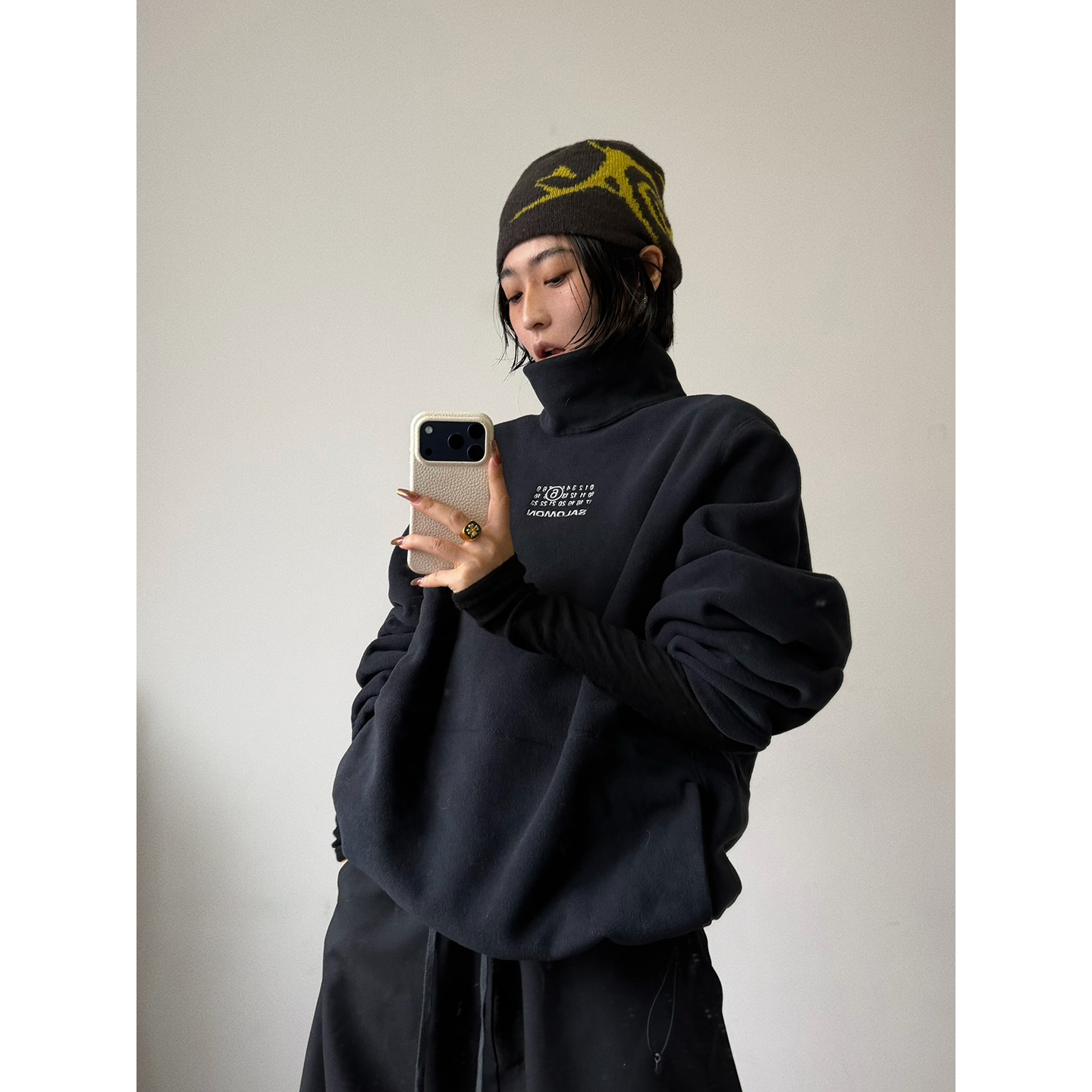 MM6秋冬款休闲高领长袖logo上衣