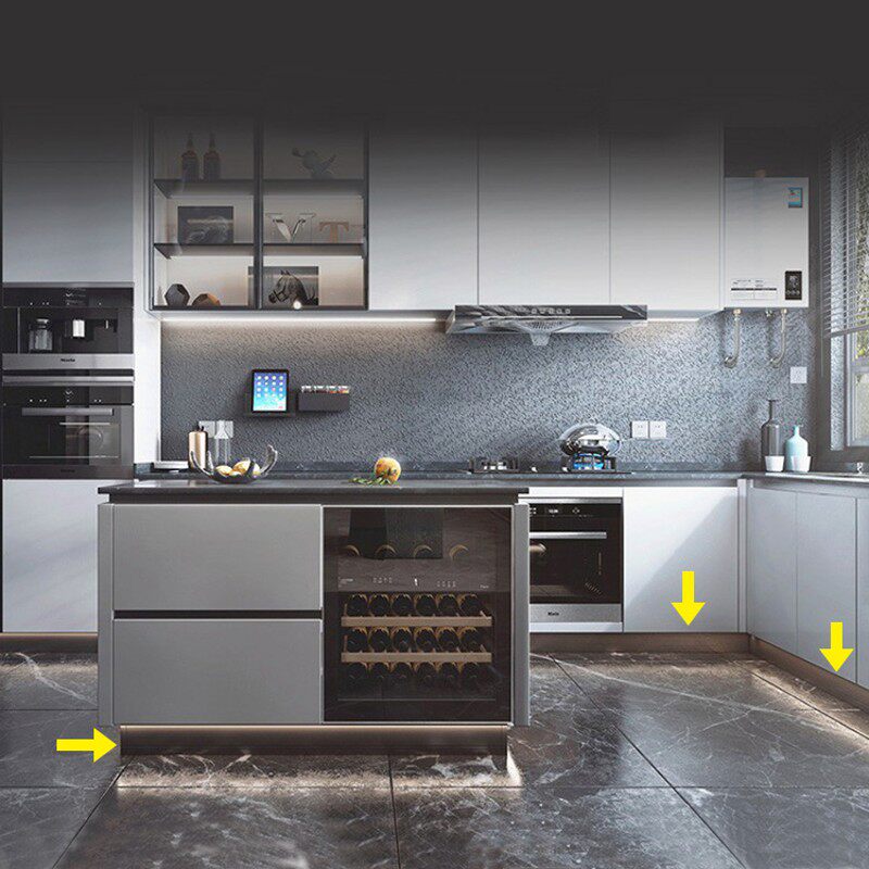 LED灯橱柜踢脚板 带灯踢脚板 铝合金橱柜底部挡板 防水地脚线围板