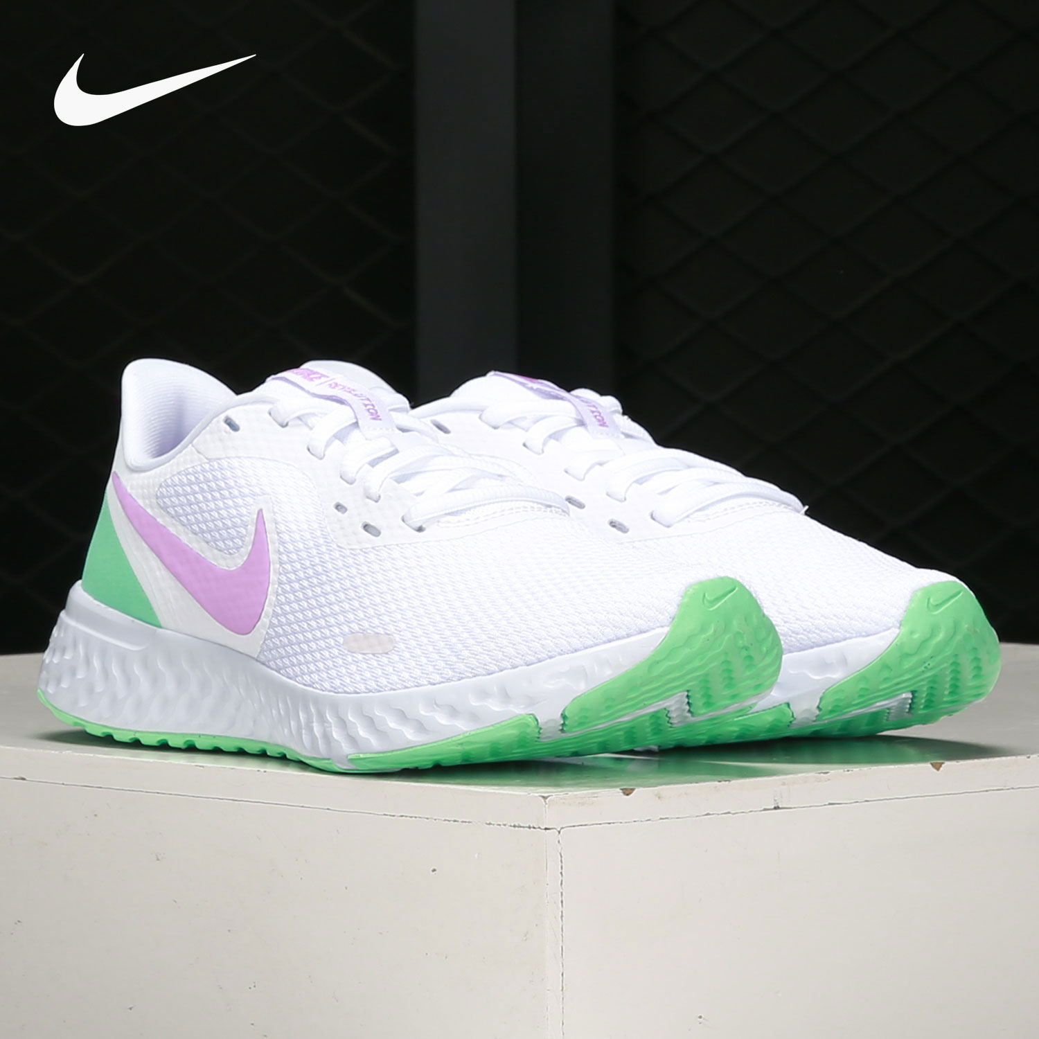 Nike/耐克正品春季新款女子REVOLUTION 5缓震跑步鞋 BQ3207-111