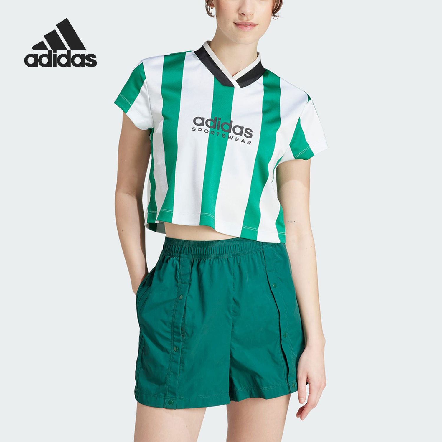 Adidas/阿迪达斯正品新款女士V领时尚足球运动短袖T恤IM4997