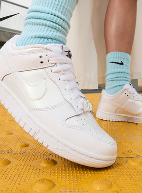 Nike/耐克 正品Dunk Low SE女子时尚经典低帮运动板鞋FD8683