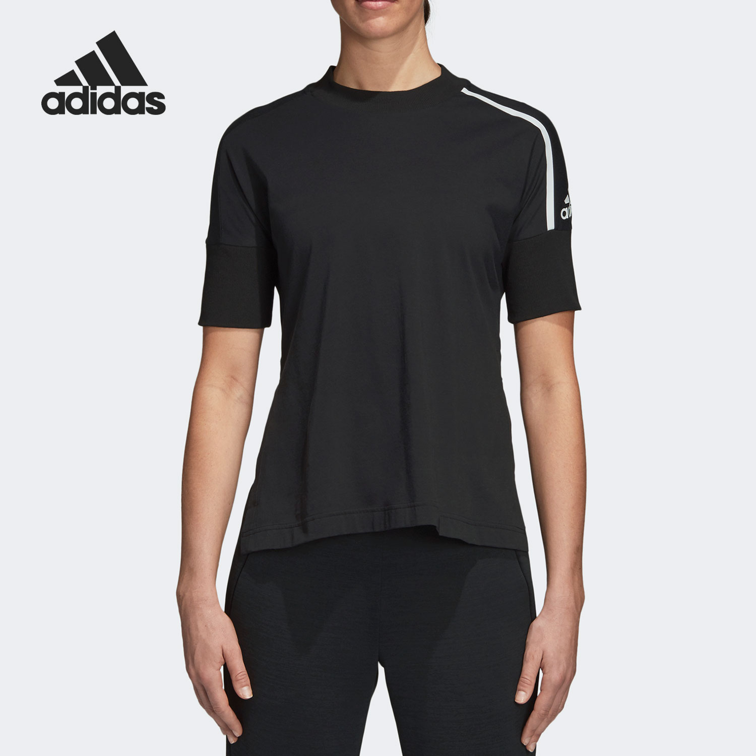 Adidas/阿迪达斯正品休闲女子运动透气时尚潮流短袖T恤CZ2822