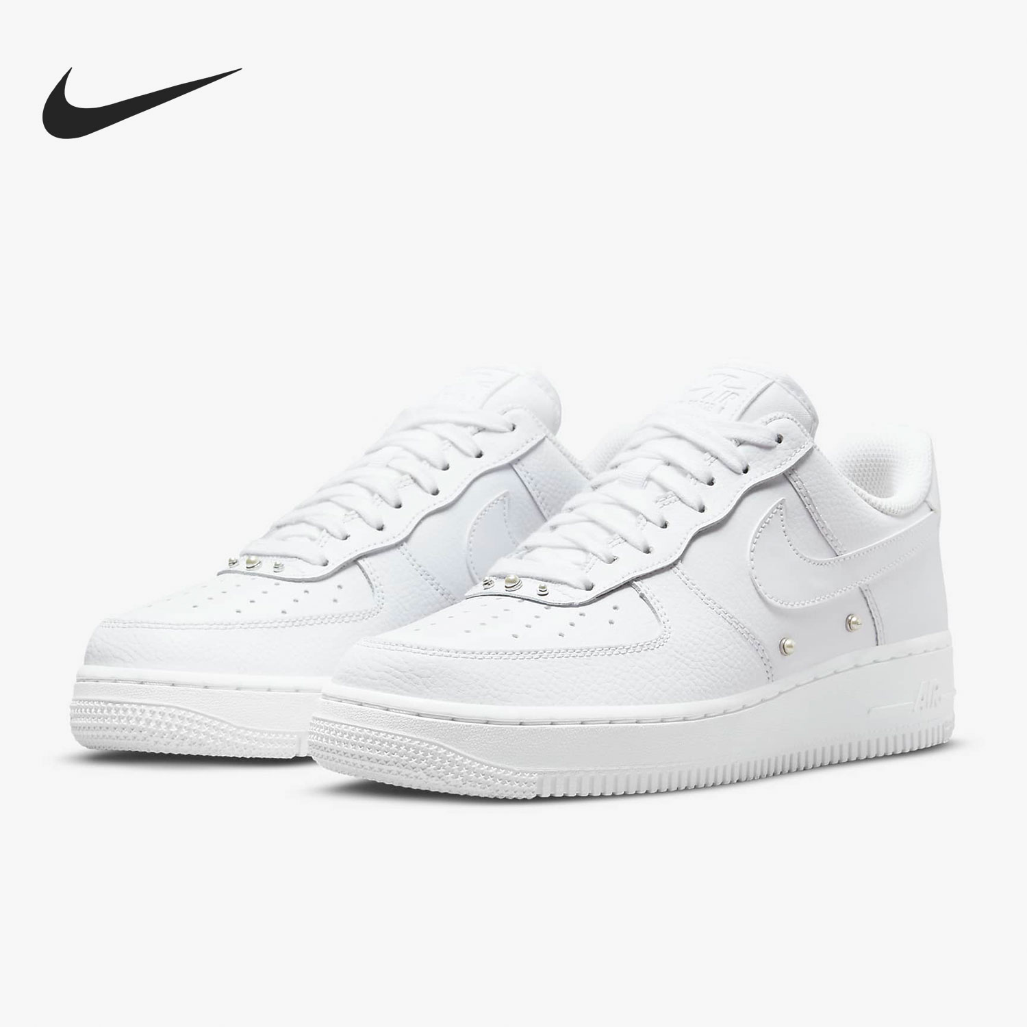 耐克女子空军一号低帮板鞋