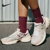 耐克正品 女士休闲耐磨运动鞋 V2K Nike Run PRM HF4305 072