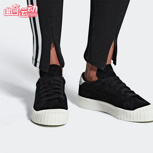 阿迪达斯正品女子板鞋