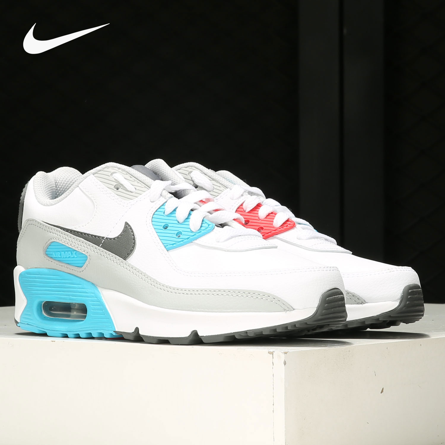 耐克AIRMAX女子跑步鞋