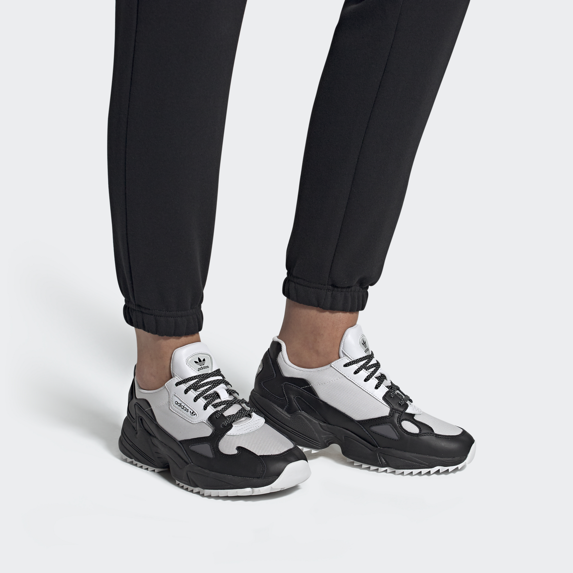 Adidas/阿迪达斯正品三叶草FALCON TRAIL W女子经典休闲鞋 EF9023