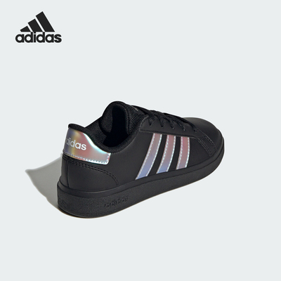 阿迪达斯小童运动经典轻便板鞋