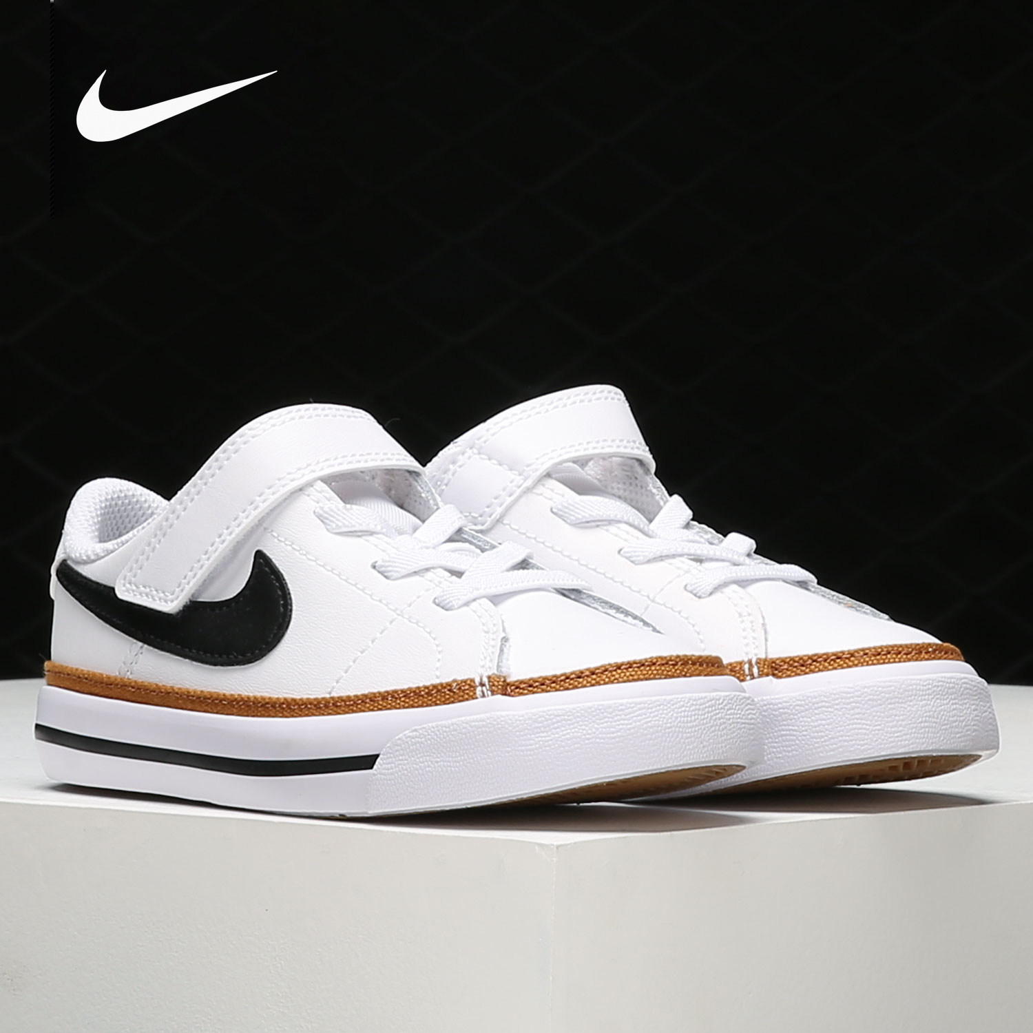 耐克小童运动风休闲鞋