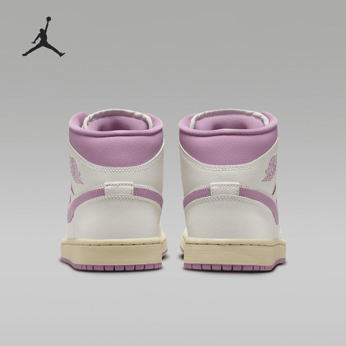 Nike/耐克正品JORDAN女士中帮轻便运动耐磨篮球鞋BQ6472-162