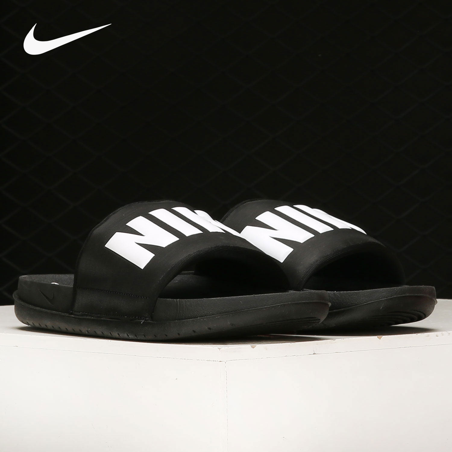 Nike/耐克正品当季新款男女NIKE OFFCOURT SLIDE拖鞋 BQ4639-012