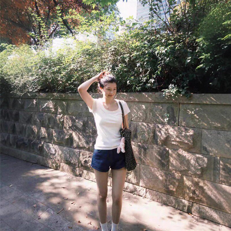 韩版时尚U领短袖T恤女夏季新款修身显瘦通勤百搭正肩打底衫上衣潮