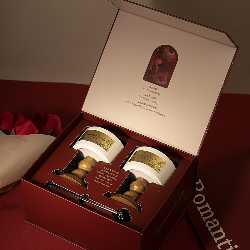 新婚结婚订婚礼物小众高级香薰蜡烛礼盒摆件伴手礼送新娘闺蜜新人
