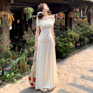 法式 開春穿搭氣質(zhì)收腰長(zhǎng)裙套裝 白色一字肩連衣裙子女夏2025年新款