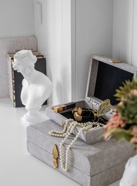 样板间卧室床头柜首饰盒书柜书架收纳盒装饰盒Q摆件轻奢港式装饰