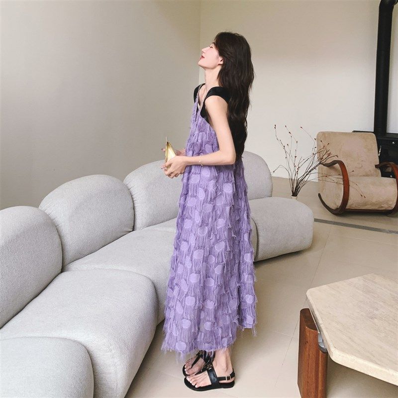 壹米六六羽毛流苏仙女吊带紫色绝美连衣裙女夏温柔风氛围感长裙子