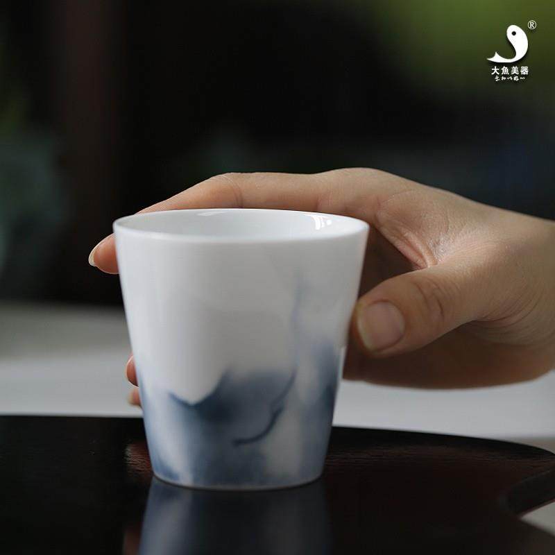 大鱼美器 草木染青花随手杯 陶瓷手绘写意山水主人杯茶杯中式杯子