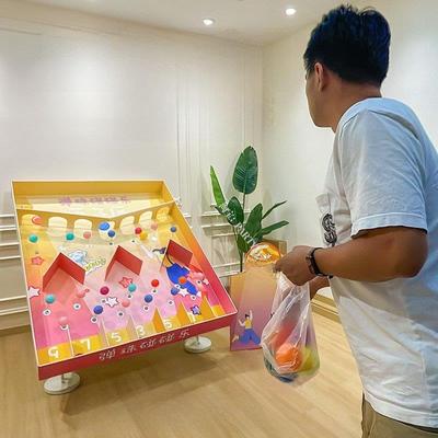 弹珠碰碰车团队建设游戏游园会道具游园会推广排水环装饰布置背景