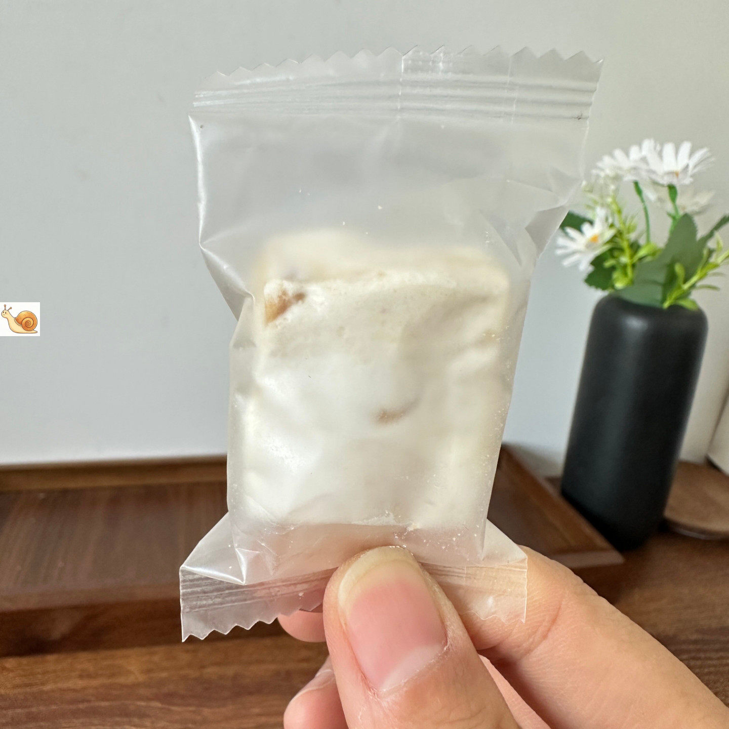 草莓羊奶芙拉丝长条草莓雪花酥