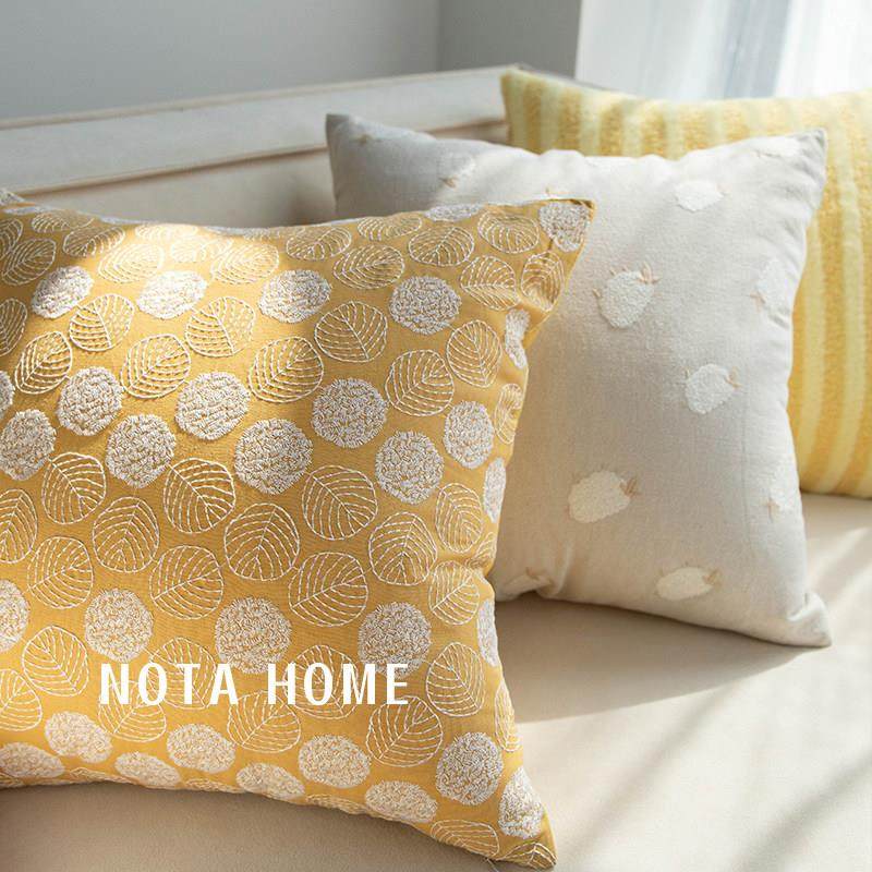 黄色花朵抱枕方形靠枕北欧抱枕套客厅沙发靠垫床上睡觉可爱含枕芯