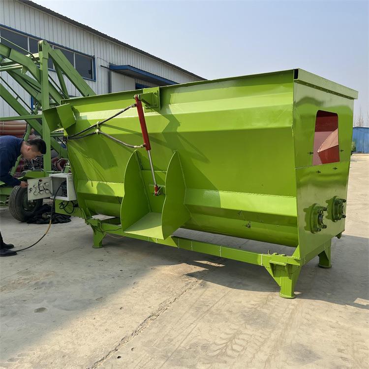 大型草tmr全日贮粮搅拌机连动力拌料牧机青草饲直料日粮9JGW制备
