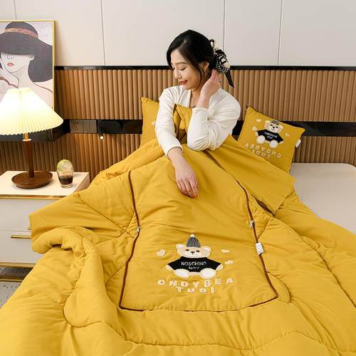 厂家直销车载两用多功能靠垫被帽子熊毛巾绣四季款抱枕被子