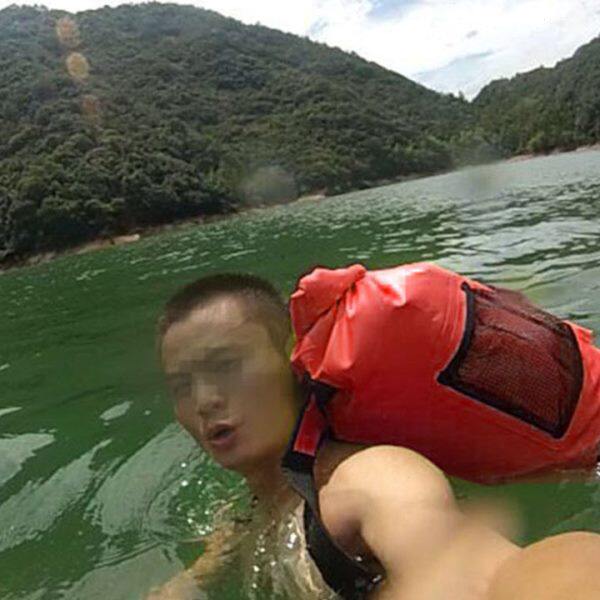 OUTDOOR WATERPROOF BAG WATERPROOF BAG DIVING BACKPACK RIVER TRACING SWIMMING RAFTING STORAGE BAG BARREL BAG DRY BAG FACTORY