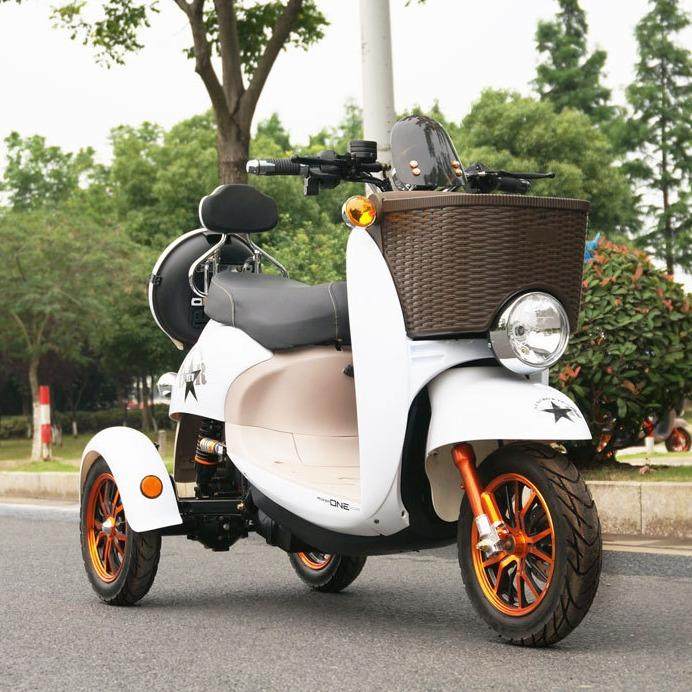 现小龟电动三轮车成人代步车接送孩子电三轮老年家用电瓶车小型