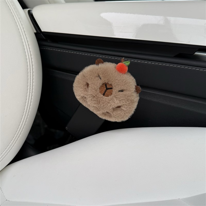 通用可爱懒懒水豚汽车安全插带限位器可爱卡扣延长固定器装饰插片