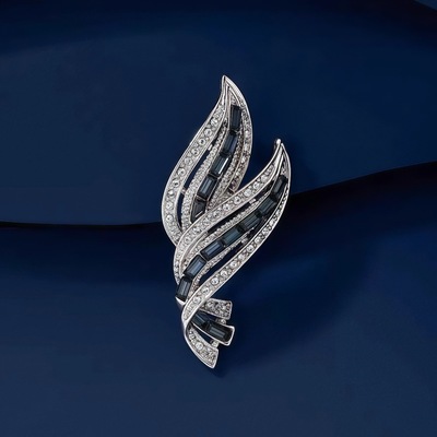 采兰胸针高档春季女精致个性水晶叶子胸花西装大衣别针设计感配饰